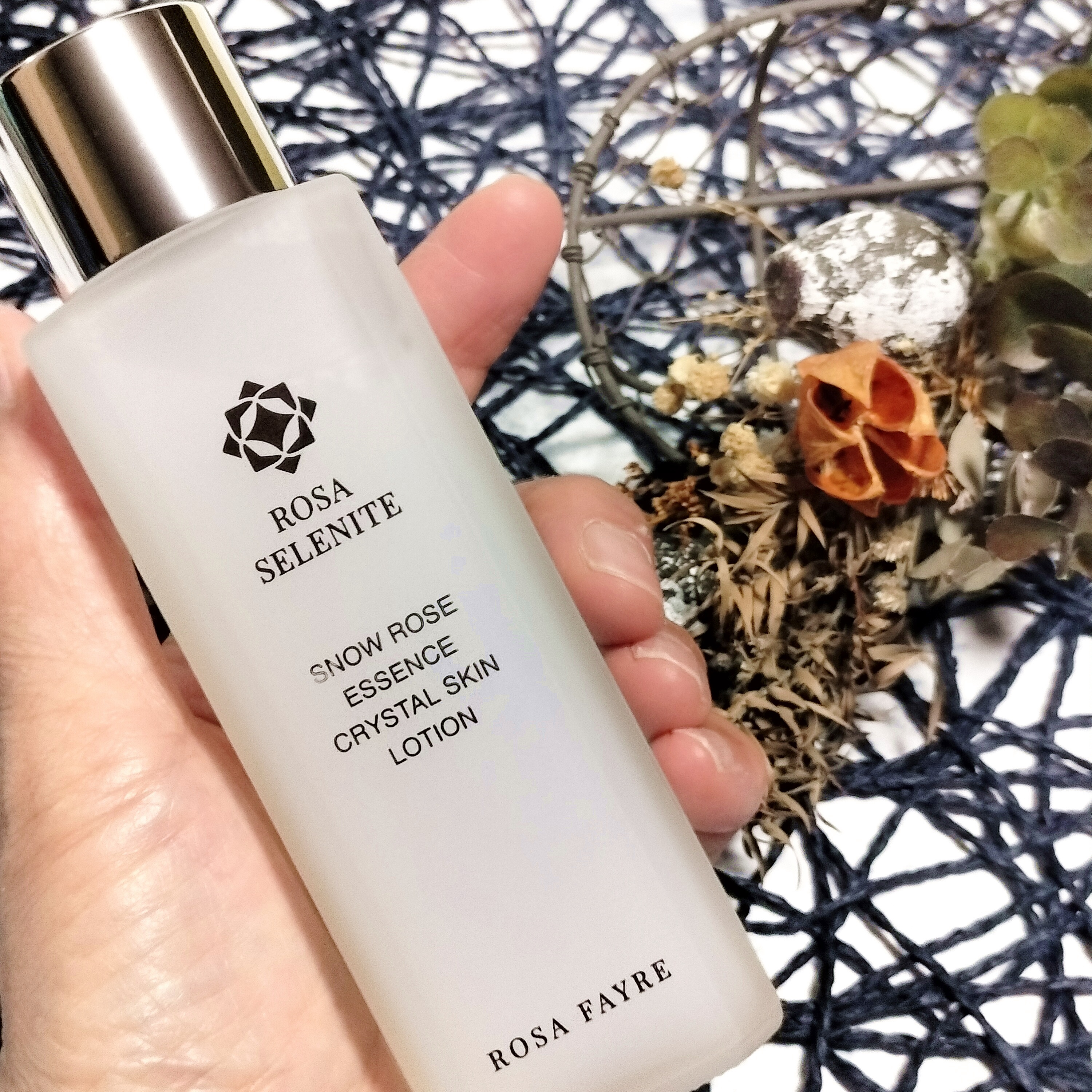 ロサ セレナイト スノーローズ エッセンス クリスタルスキン ローション/ROSA FAYRE/化粧水を使ったクチコミ（3枚目）