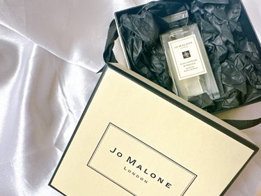 Jo MALONE LONDON イングリッシュ ペアー & フリージア バス オイルのクチコミ「バスオイル🛀
ENGLISH PEAR & FREESIA
⁡
湯船に数滴垂らふだけで浴室内が.....」（1枚目）