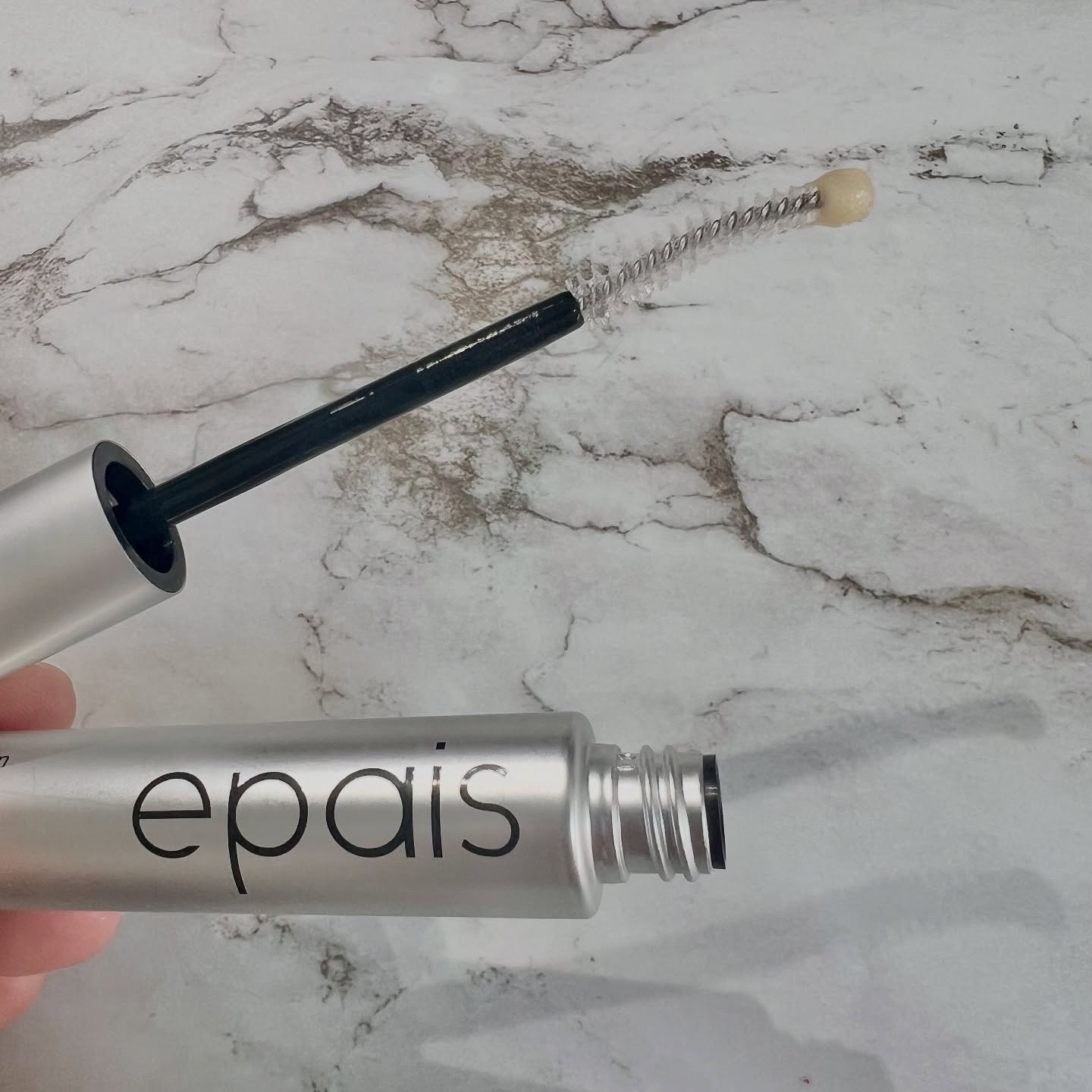 アイラッシュエッセンシャルセラム/epais/まつげ美容液を使ったクチコミ（2枚目）