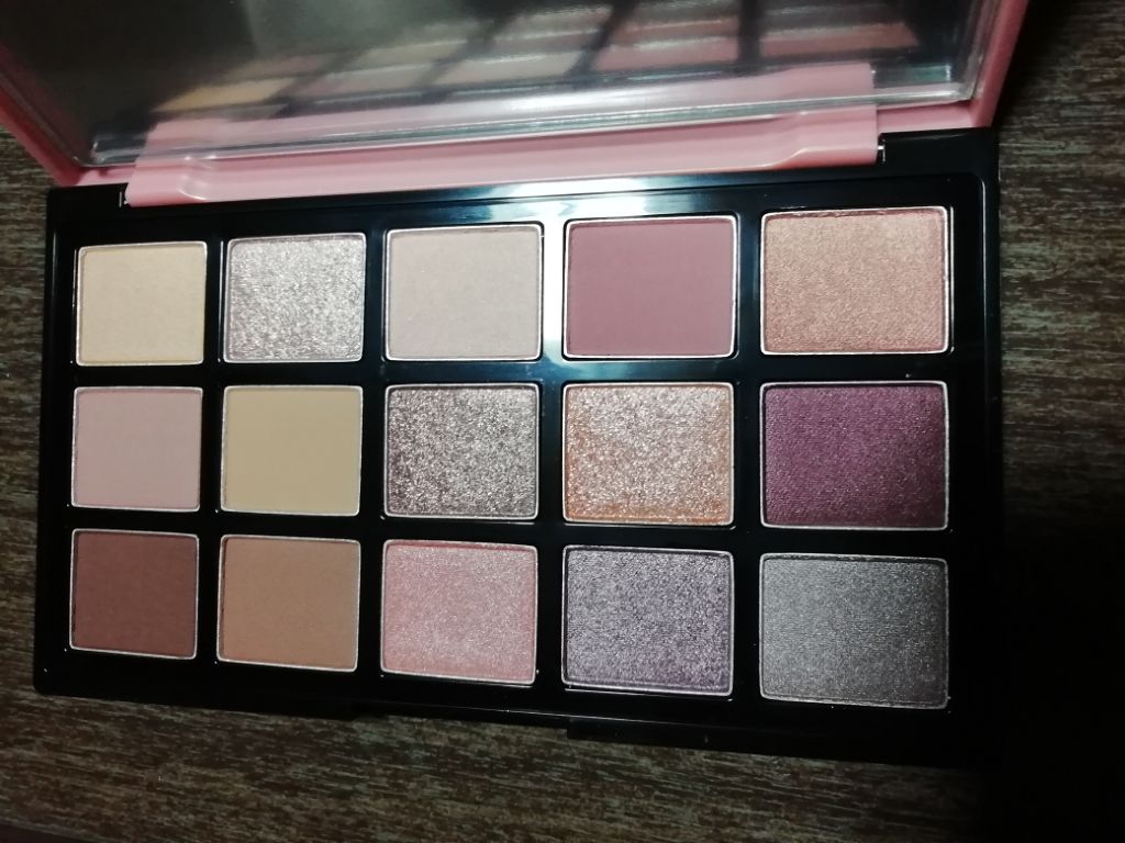 プレイカラーアイパレット ランジェリーバックステージ/ETUDE/アイシャドウパレットを使ったクチコミ（2枚目）