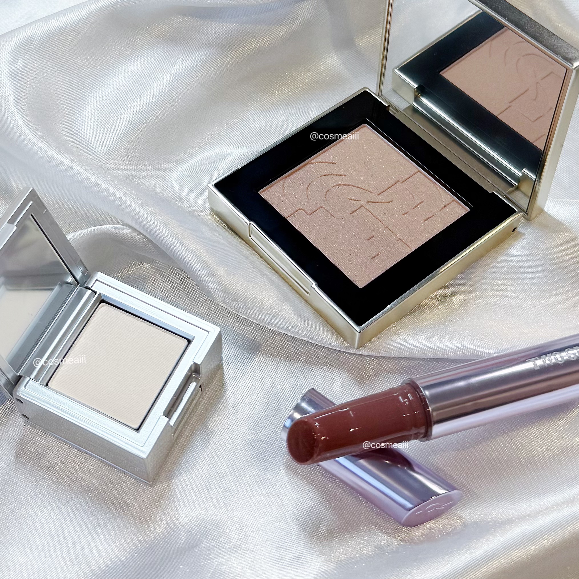 ストロビングフェイスキューブ/TWO SLASH FOUR/ハイライトを使ったクチコミ（3枚目）