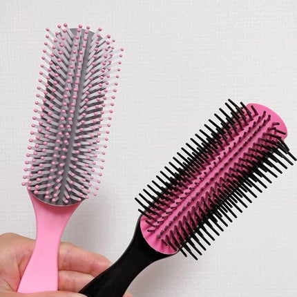 キャンドゥ ヘアブラシのクチコミ「ヘアブラシを、替えるタイミングって皆さんどうしてます?
私は1年に1度なんとなーく変えてい.....」(2枚目)