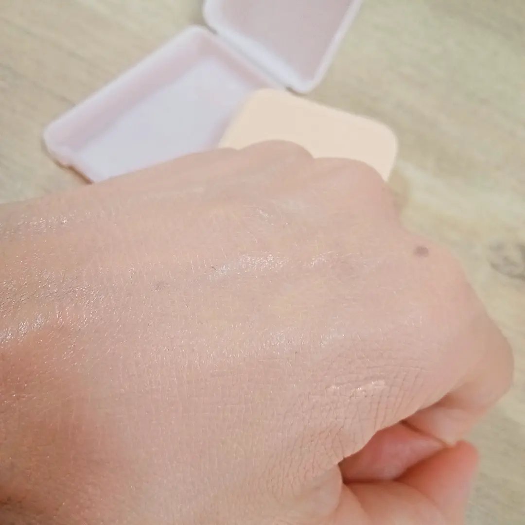 ぱっと明るさ実感  リキッドファンデーションUV/ソフィーナ プリマヴィスタ ディア/リキッドファンデーションを使ったクチコミ（3枚目）