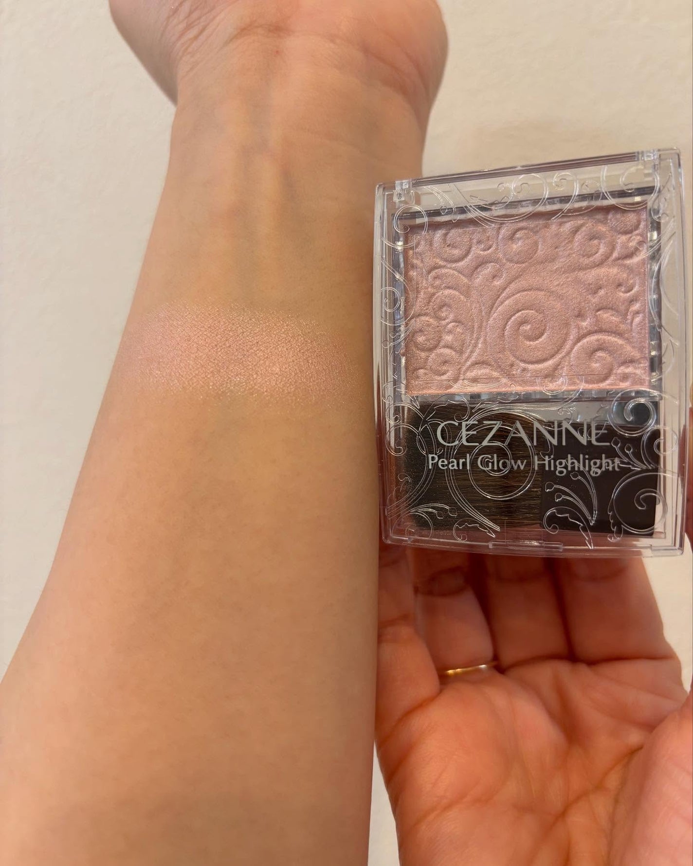 パールグロウハイライト/CEZANNE/パウダーハイライトを使ったクチコミ(3枚目)