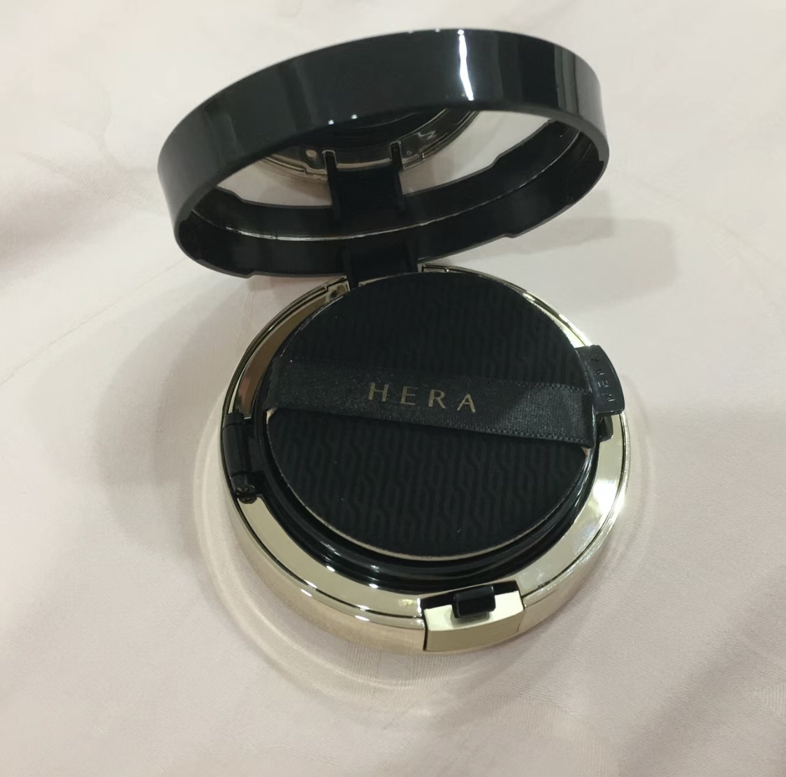 ブラック クッション/HERA/クッションファンデーションを使ったクチコミ（2枚目）