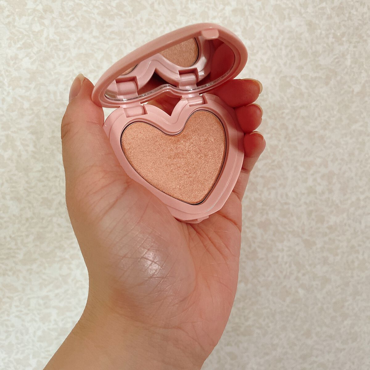 ラブビーム グロウ #01 TWINKLE BEAM/lilybyred/パウダーハイライトを使ったクチコミ（2枚目）