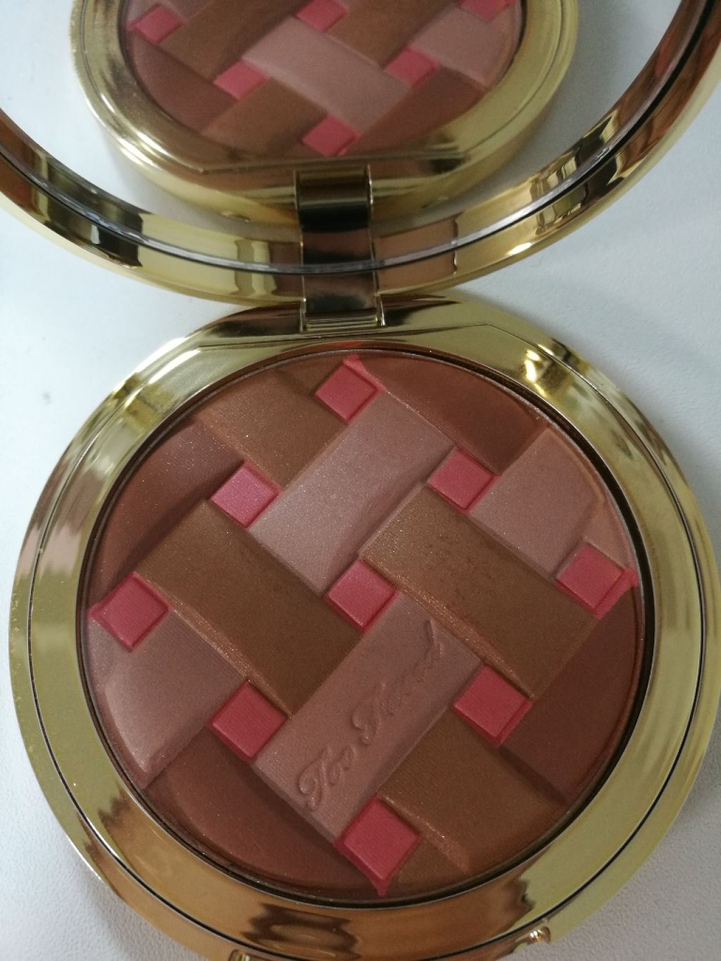 ラブ ライト ハイライター/Too Faced/パウダーハイライトを使ったクチコミ（2枚目）