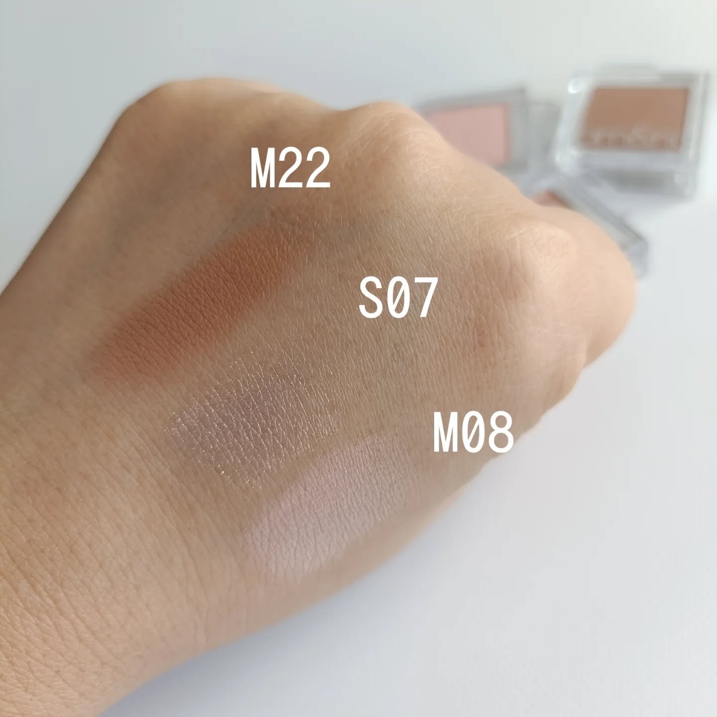 スライドインシングル/rom&nd/単色アイシャドウを使ったクチコミ（3枚目）