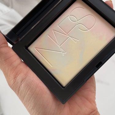 ライトリフレクティング プリズマティックパウダー/NARS/プレストパウダーを使ったクチコミ（2枚目）