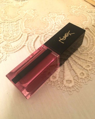 ROUGE PUR COUTURE VERNIS À LÈVRES WATER STAIN 
ルージュ ピュールクチュール ヴェルニ ウォーターステイン 💄

617を購入しました！レビューを見たりし