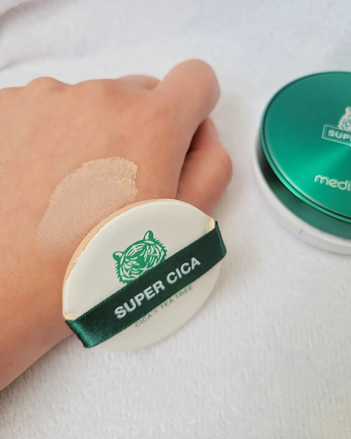 スーパーシカクッション/MEDICUBE/クッションファンデーションを使ったクチコミ（1枚目）