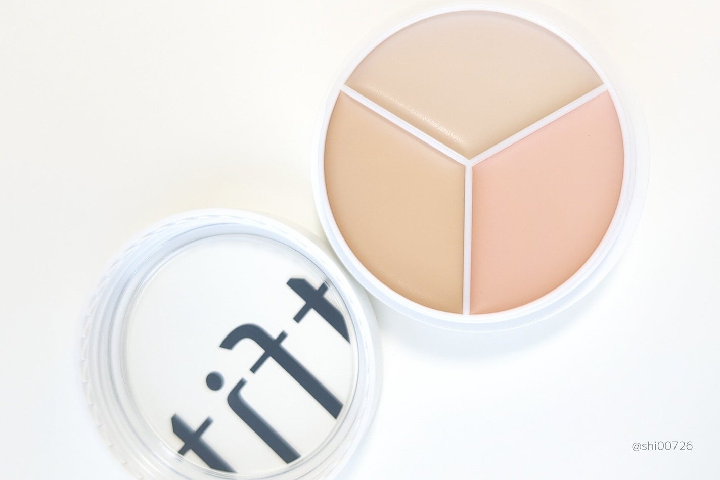 汐 on LIPS 「TFITのカバーアッププロコンシーラーをいただきました。厚塗り..」(2枚目)