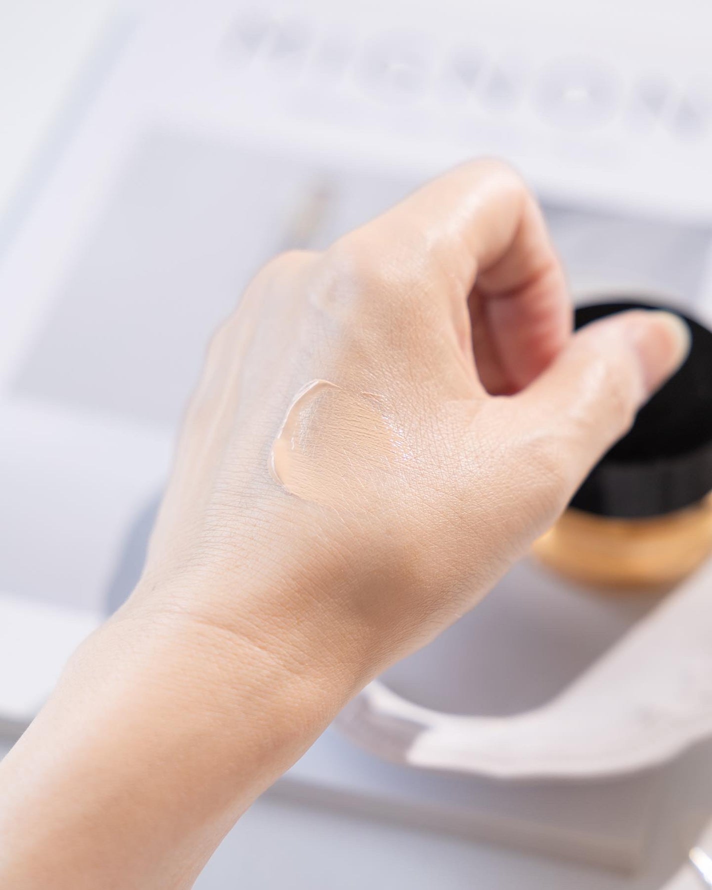 エスト フローレス コンシーリング クリームファンデーション/est/クリーム・エマルジョンファンデーションを使ったクチコミ(3枚目)