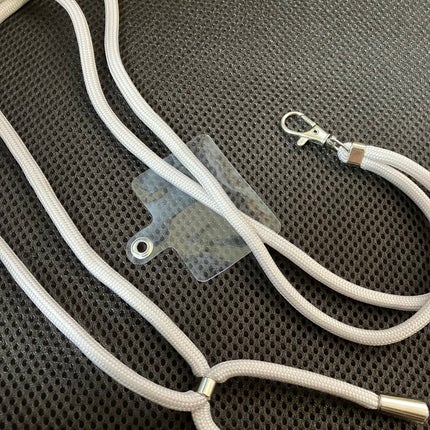 Nick on LIPS 「スマホショルダーストラップ🪢付属のシートが中に付いてます。スマ..」(3枚目)