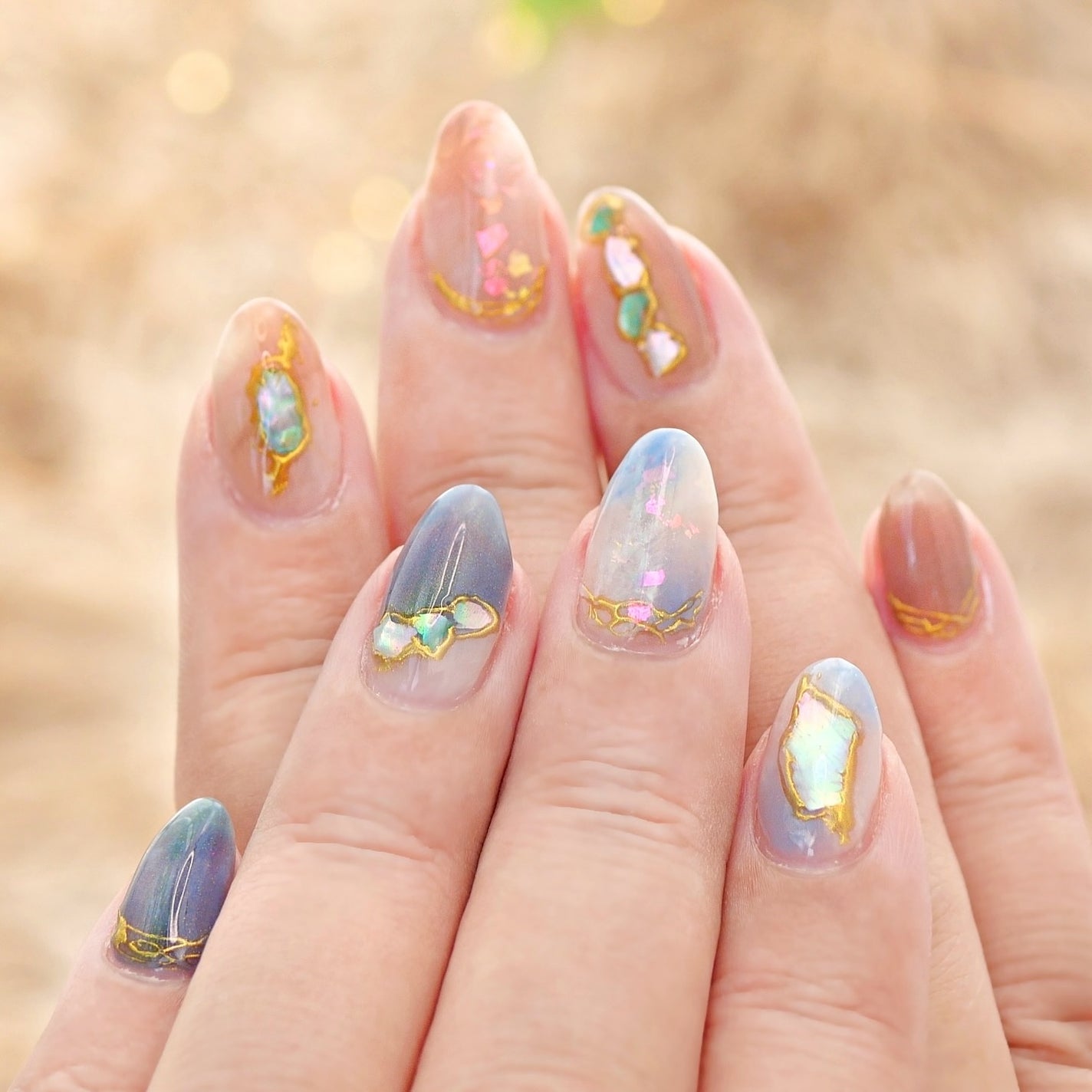 Rin★ on LIPS 「夏の海と砂浜をイメージしたニュアンスネイルに💅偏光マグネットと..」(2枚目)