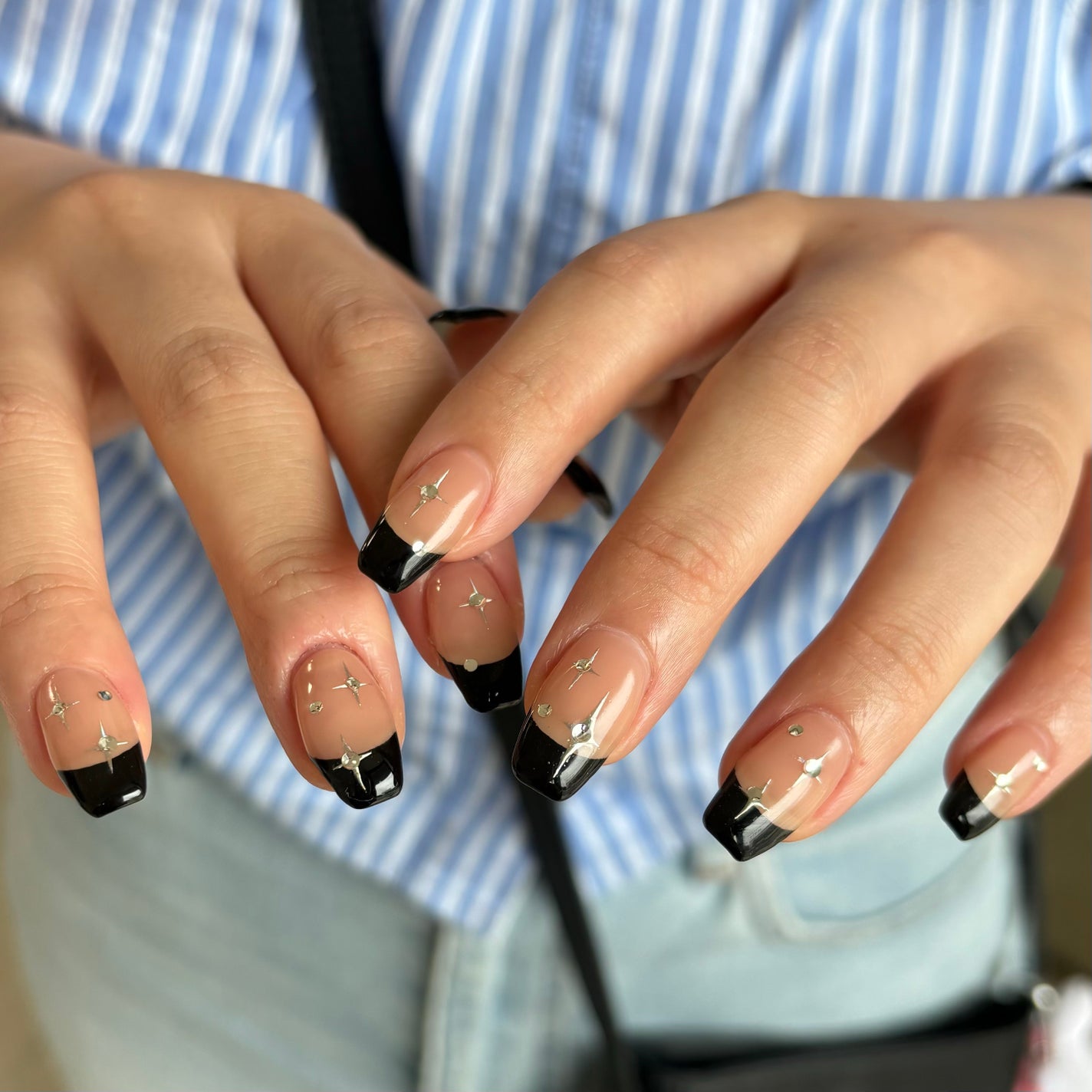 夏美🍉フォロバ on LIPS 「【シールをうまく使えばプロ級の仕上がりに🪩】ベースは今回は黒フ..」(2枚目)