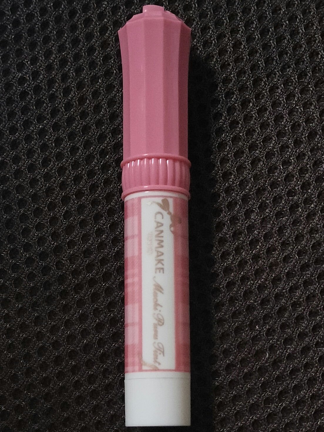 むちぷる唇に！ キャンメイク むちぷるティント 02 モモ

ずっと気になっていたので購入したのですが、かわいすぎる……！

スティックタイプで塗りやすいし、色も重ね塗りすることで調整出来て使いやすいです！プランパー効果もあるのでスースーし