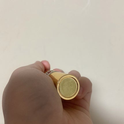 ハル on LIPS 「譲ってもらったリップたち。わたしにはかわいすぎる色味だなあ…。..」(6枚目)