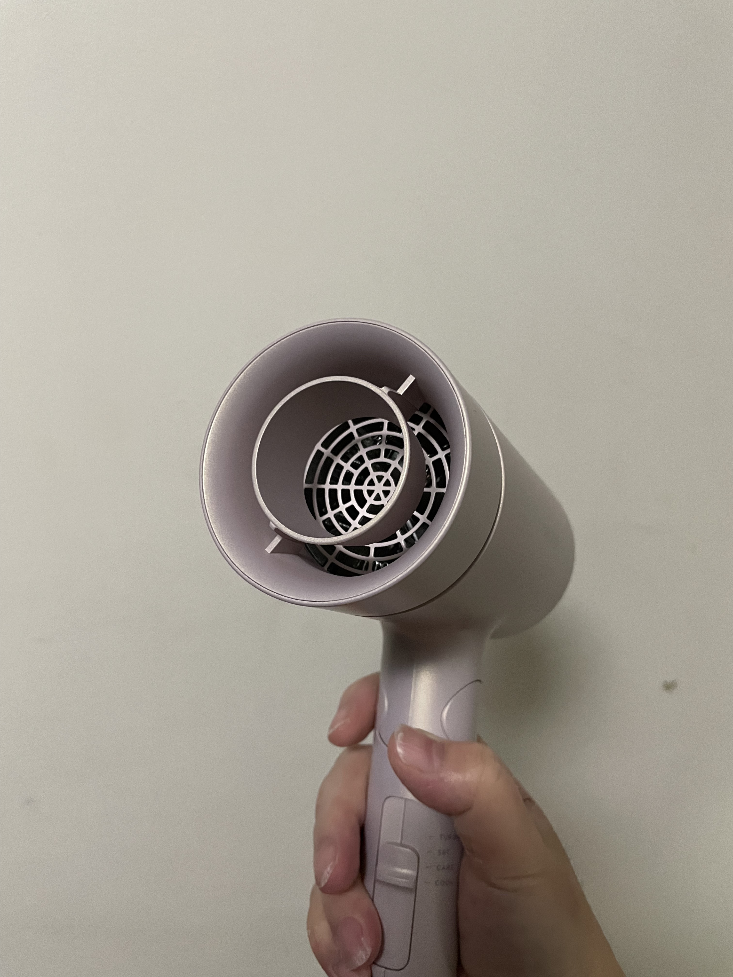 グロッシーケアドライヤー/SALONIA/ドライヤーを使ったクチコミ（3枚目）