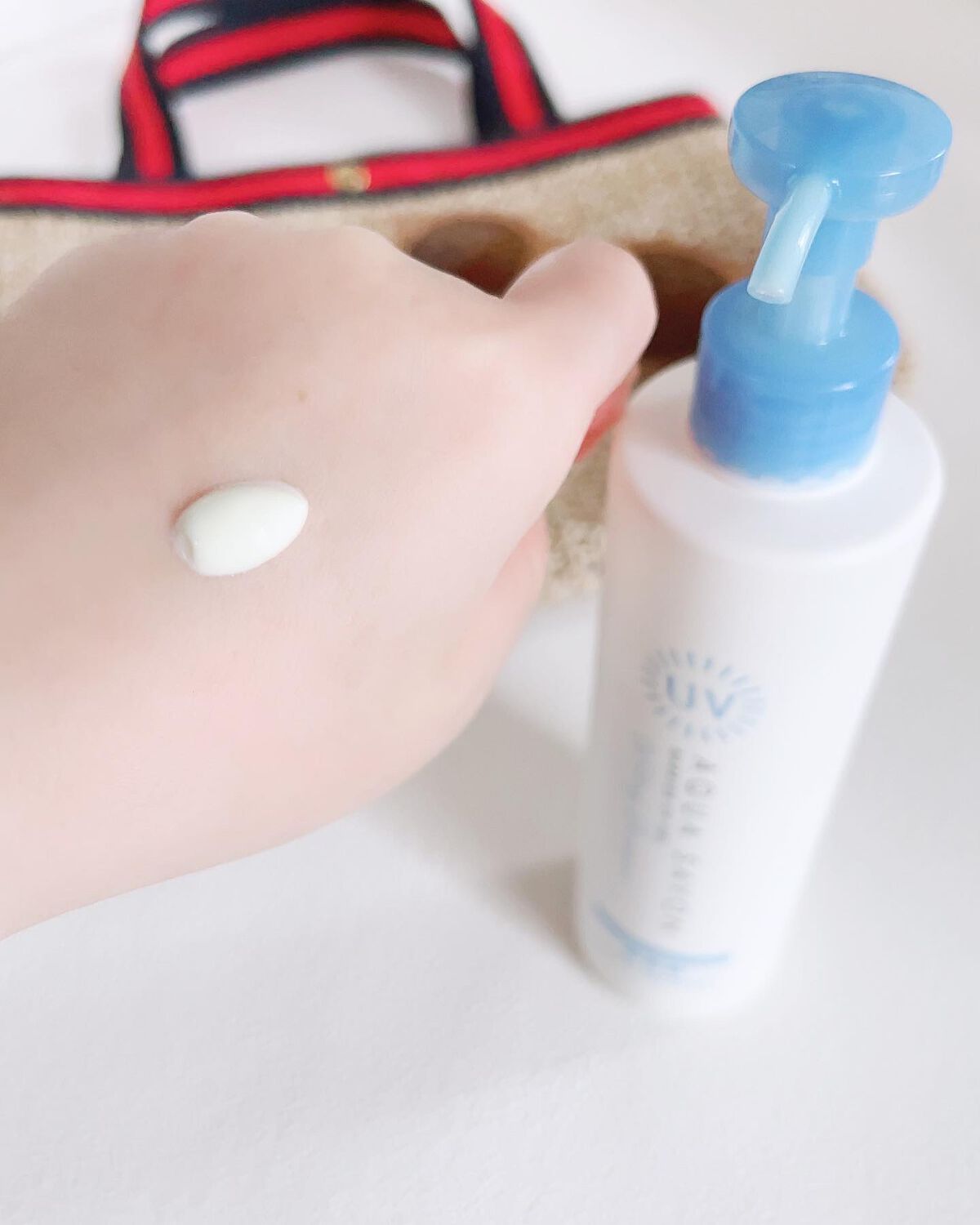 UVジェル ウォータリーシャンプーの香り/アクアシャボン/日焼け止めジェルを使ったクチコミ(4枚目)