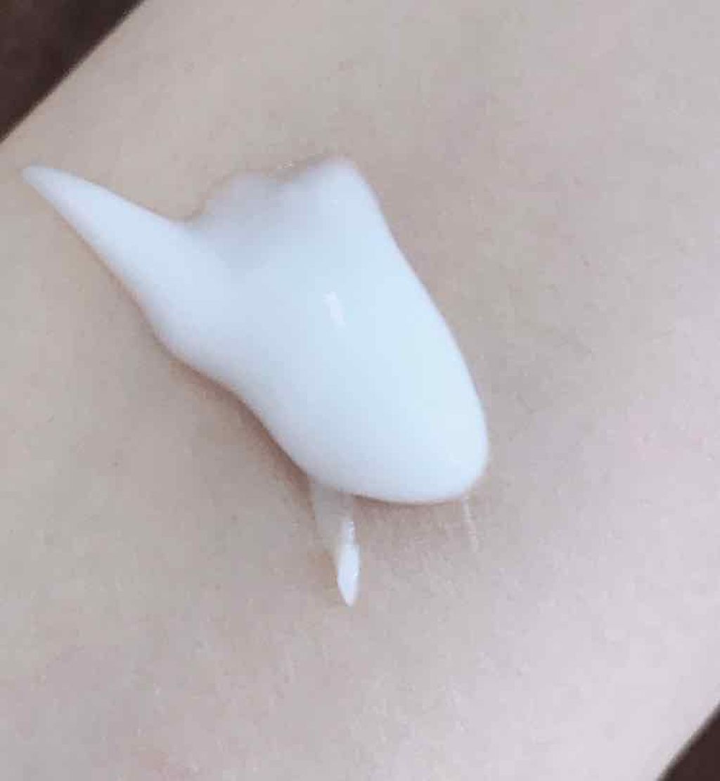 オイルインボディミルク フルーティカクテルの香り/マンダム/ボディミルクを使ったクチコミ(3枚目)