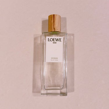 ロエベ 001 ウーマンのクチコミ「LOEWE ロエベ 001
WOMAN ウーマン
Eau de Toilette オードゥ  .....」（1枚目）