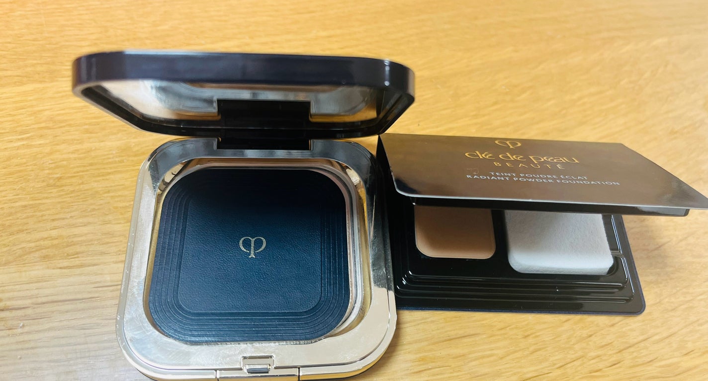 プードルコンパクトエサンシエルn/クレ・ド・ポー ボーテ/プレストパウダーを使ったクチコミ(2枚目)