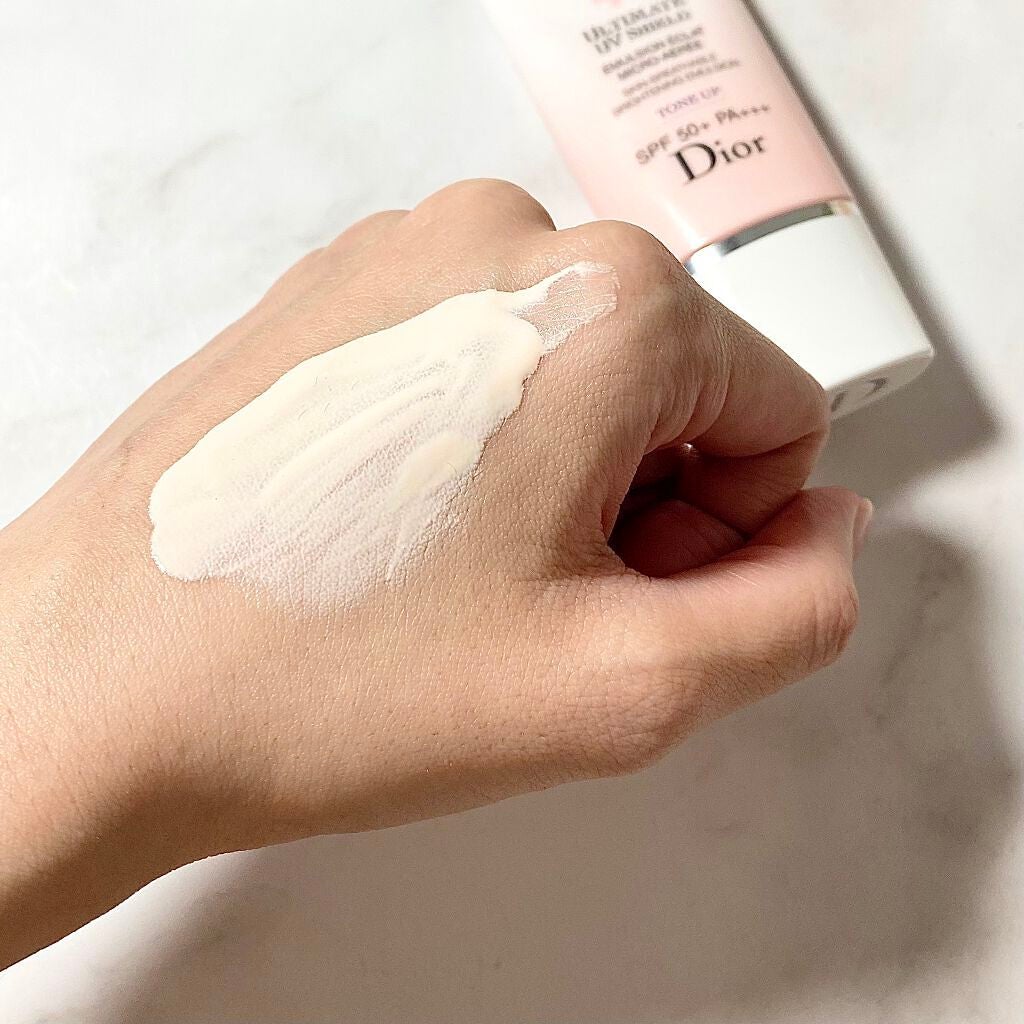 【旧】スノー UVシールド トーンアップ 50+/Dior/日焼け止めミルクを使ったクチコミ(3枚目)
