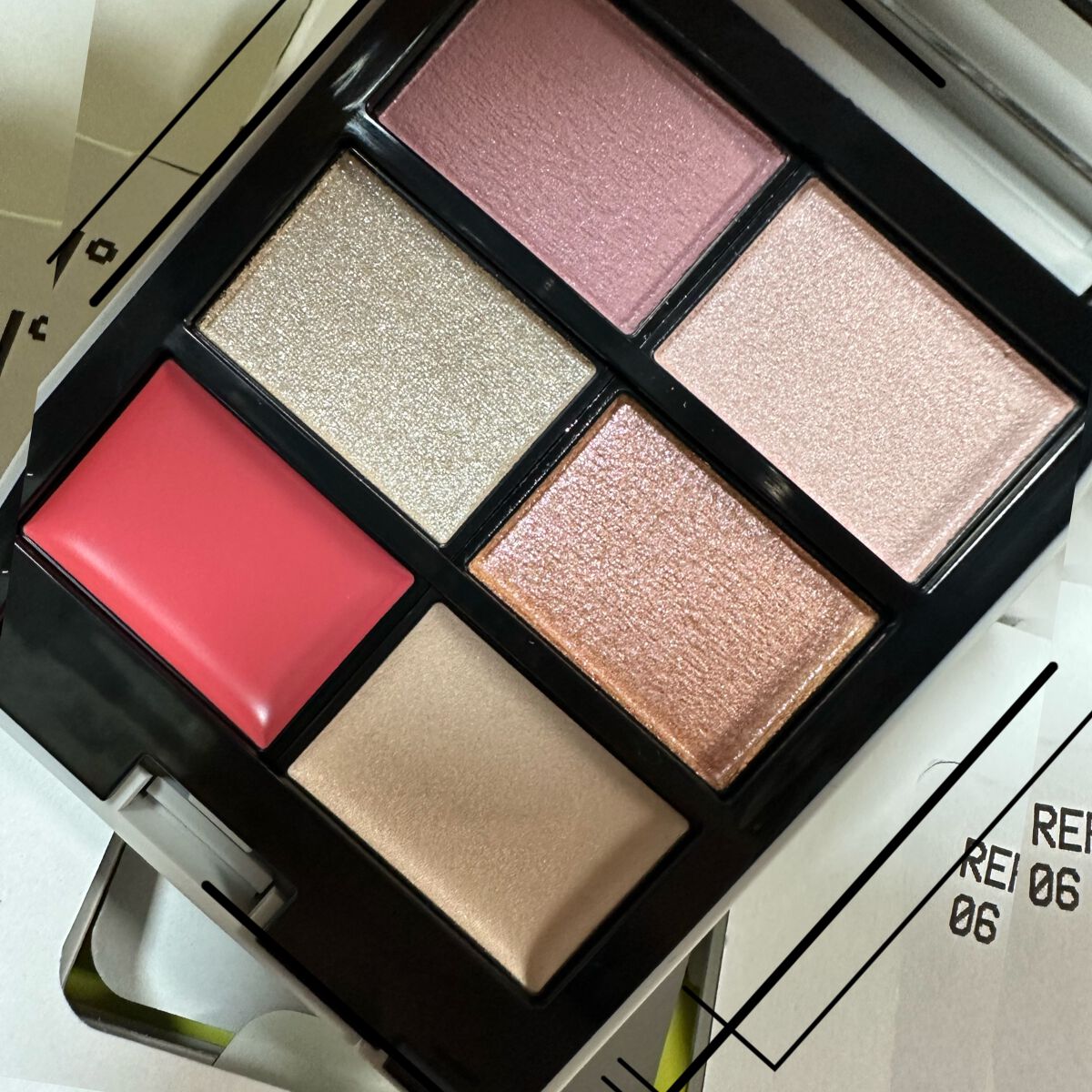 MN GIFT/MN/メイクアップキットを使ったクチコミ(4枚目)