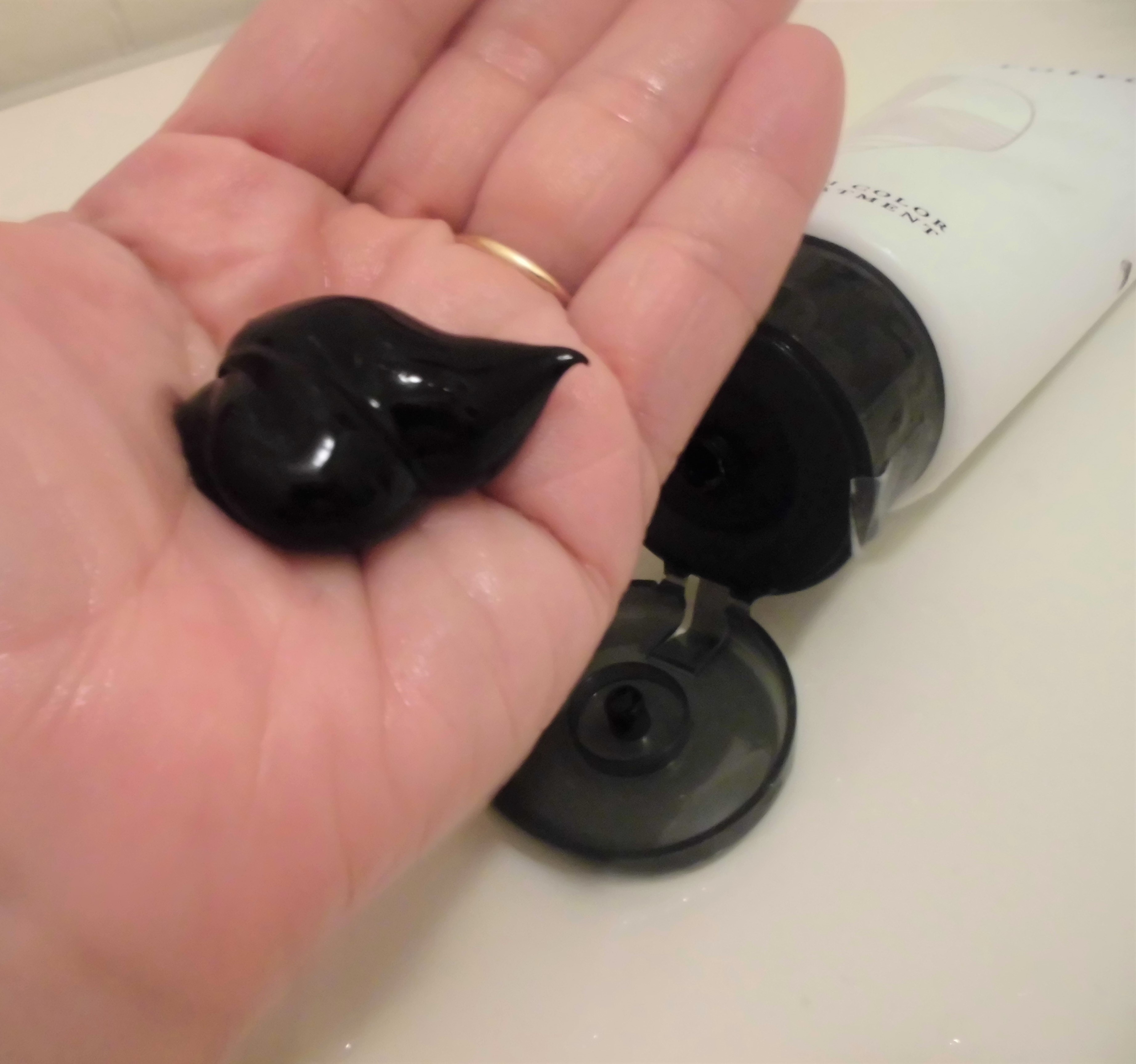 roiro リッチカラートリートメントのクチコミ「roiro （ロイロ）さんよりモニターさせていただきました。

11種のアミノ酸配合で、ダ.....」（3枚目）