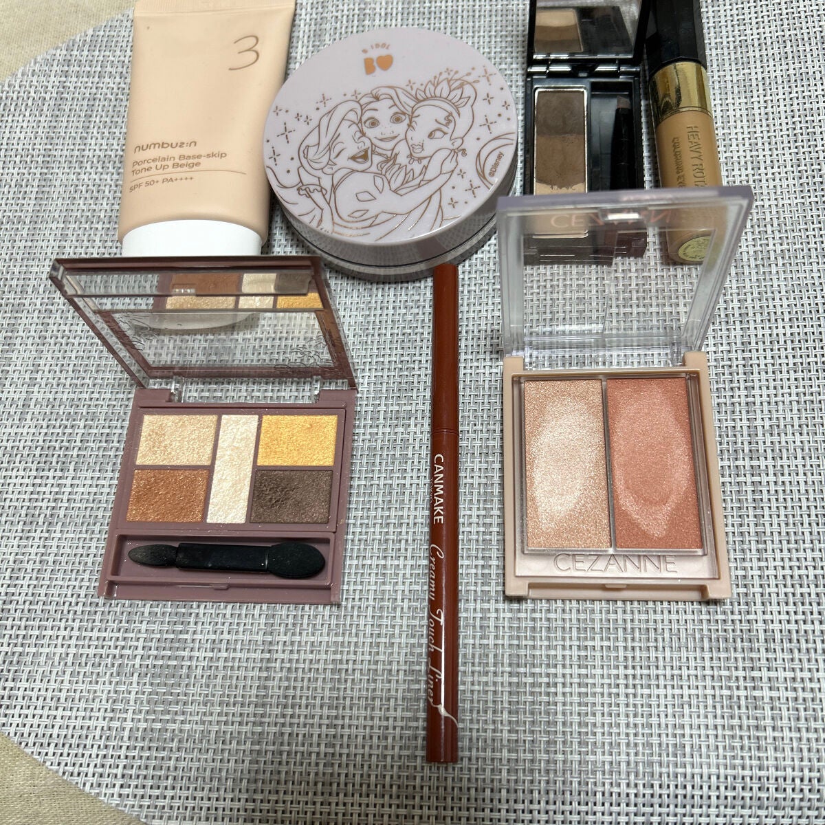 カラーリングアイブロウ/ヘビーローテーション/眉マスカラを使ったクチコミ(2枚目)