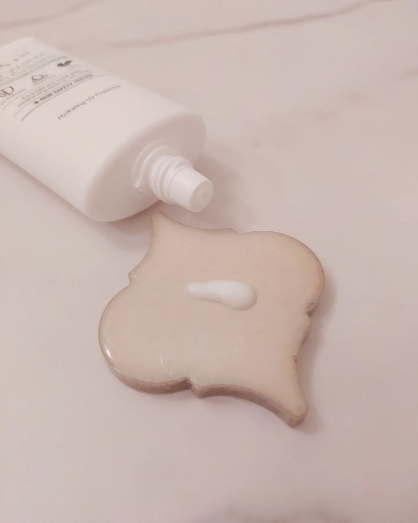 エアリーウォーターサンクリーム/エルツティン/日焼け止めクリームを使ったクチコミ（2枚目）