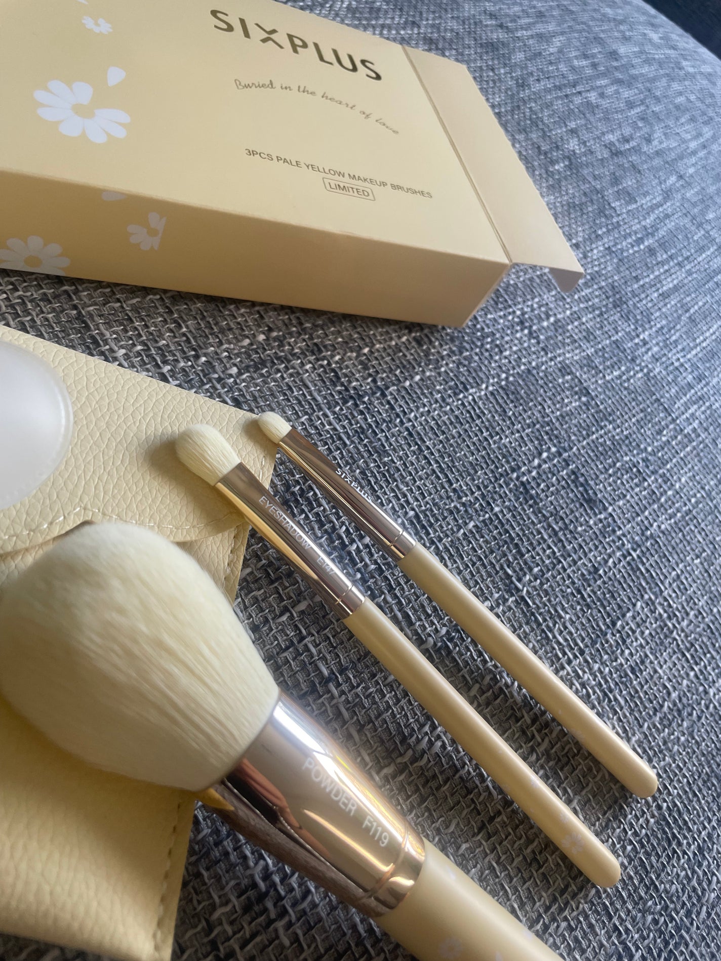 SIXPLUS ペイルイエローメイクブラシ3本セット -Daisyシリーズ/SIXPLUS/メイクブラシを使ったクチコミ(4枚目)