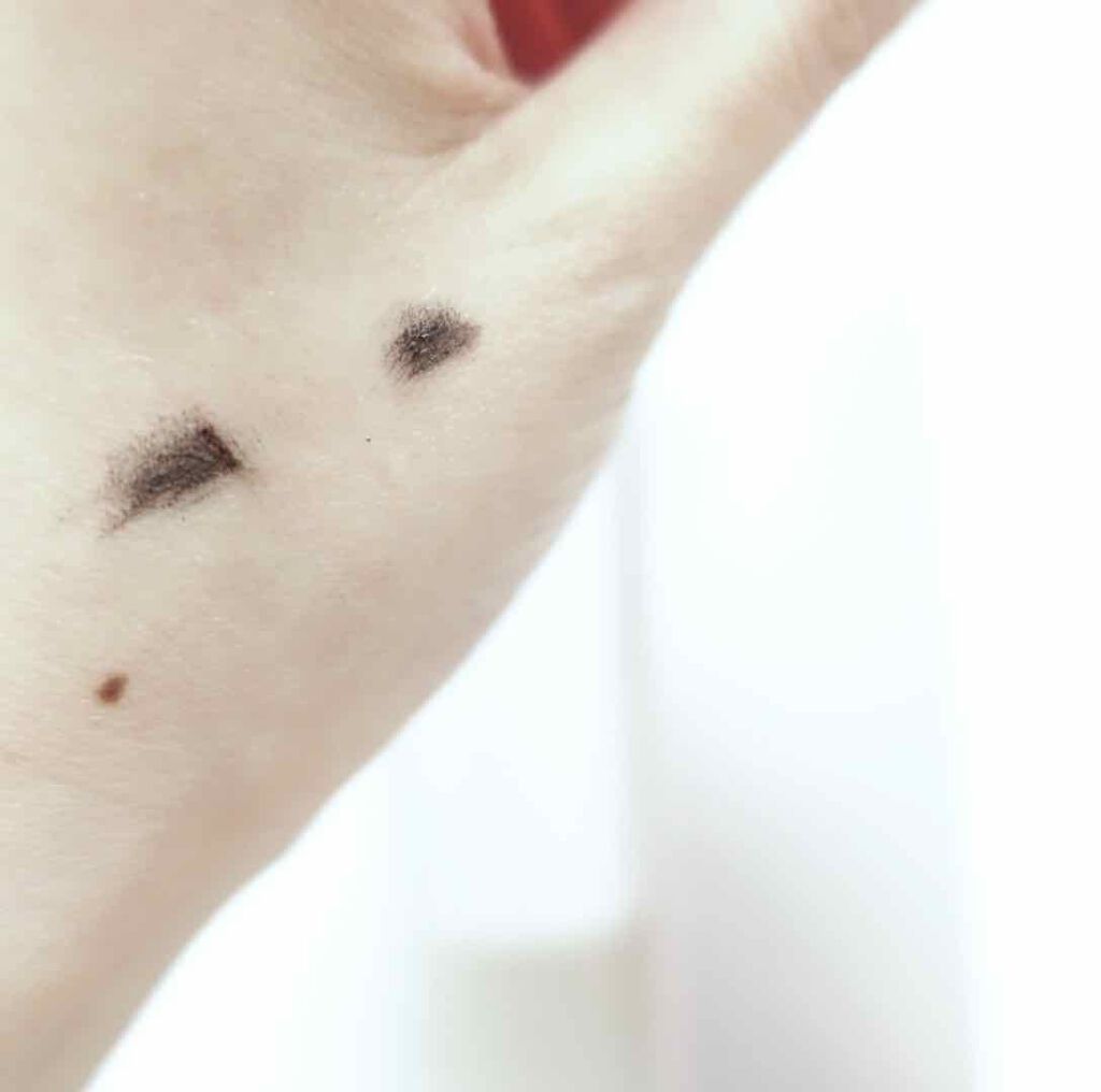 ディオールショウ プロ ライナー ウォータープルーフ 092 バックステージ ブラック/Dior/ペンシルアイライナーを使ったクチコミ（3枚目）