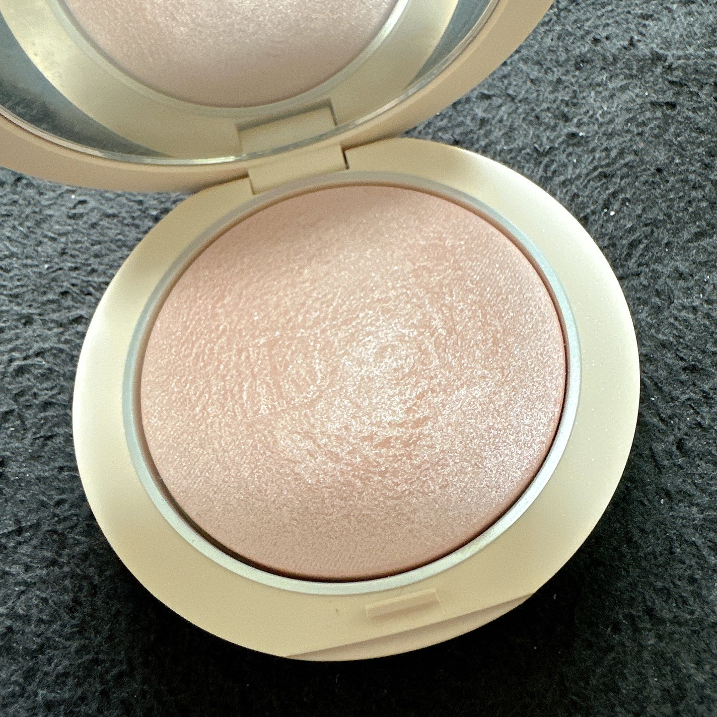 ディオールスキン フォーエヴァー クチュール ルミナイザー/Dior/プレストパウダーを使ったクチコミ(1枚目)