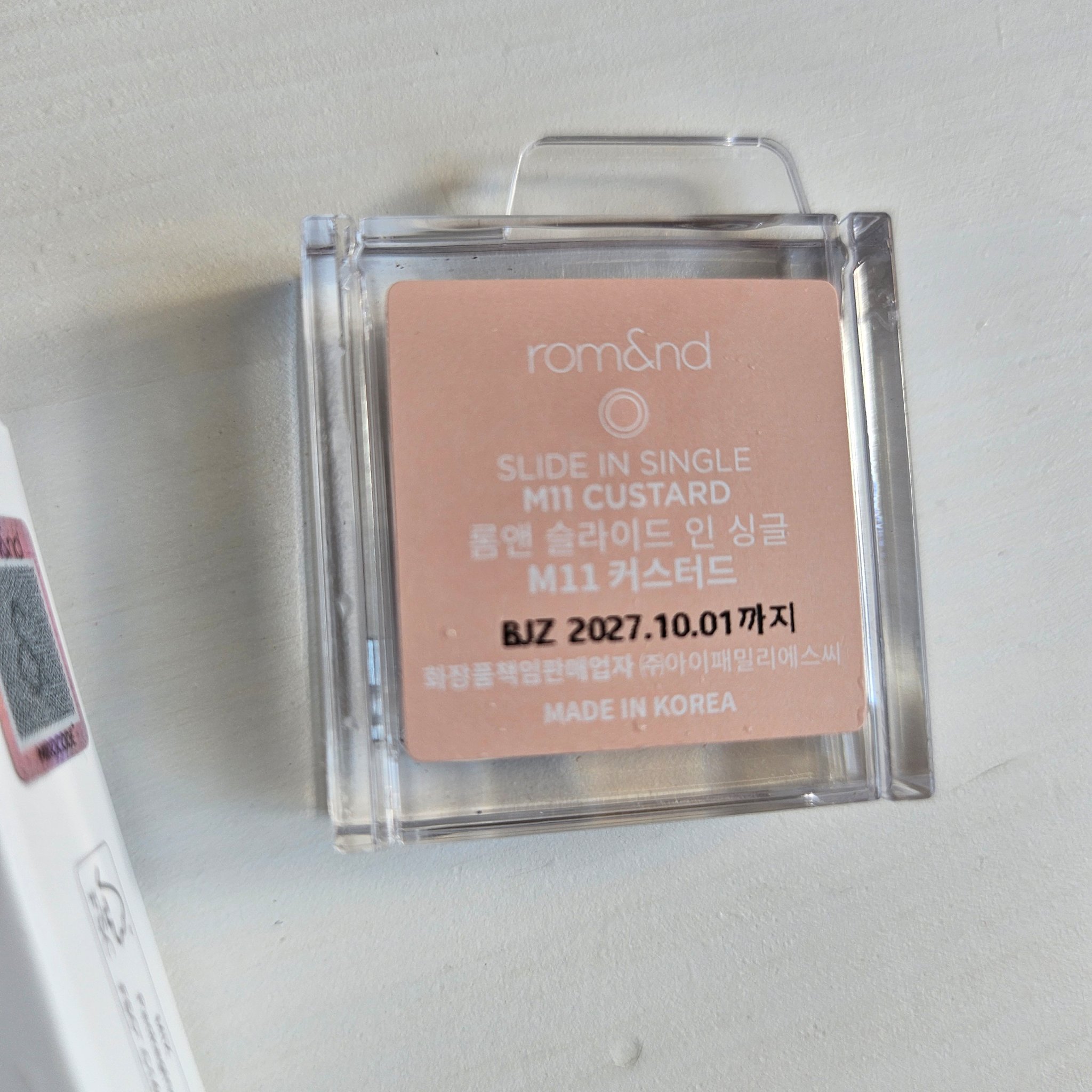 スライドインシングル/rom&nd/単色アイシャドウを使ったクチコミ（3枚目）