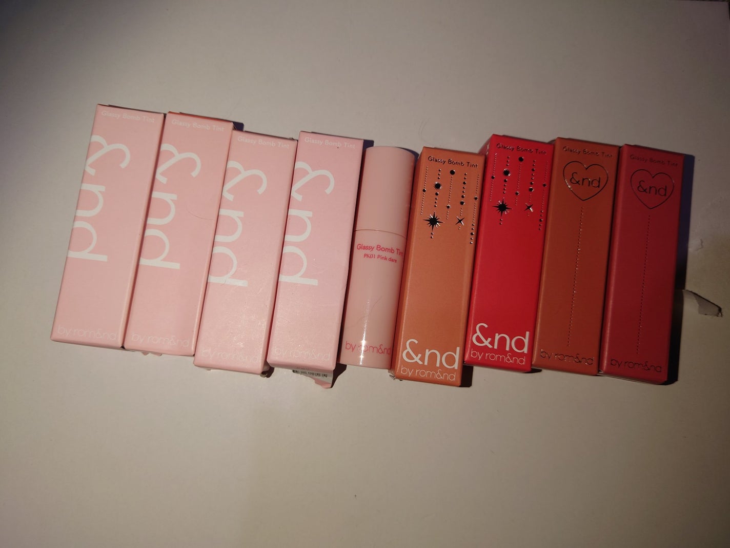 アンドバイロムアンド グラッシーボムティント/&nd by rom&nd/リップティントを使ったクチコミ(1枚目)