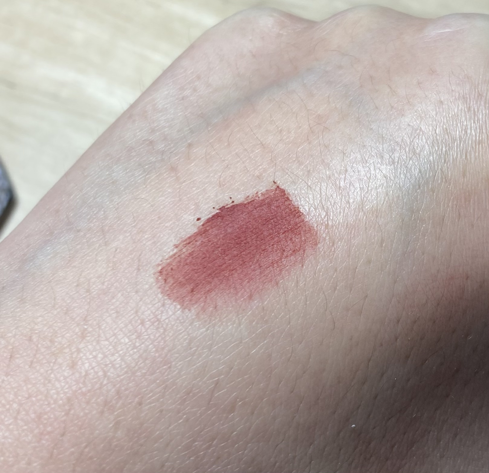 カスタマイズエアリーリップマッド W5 マスキュリンモカ/INTO U/口紅を使ったクチコミ（2枚目）