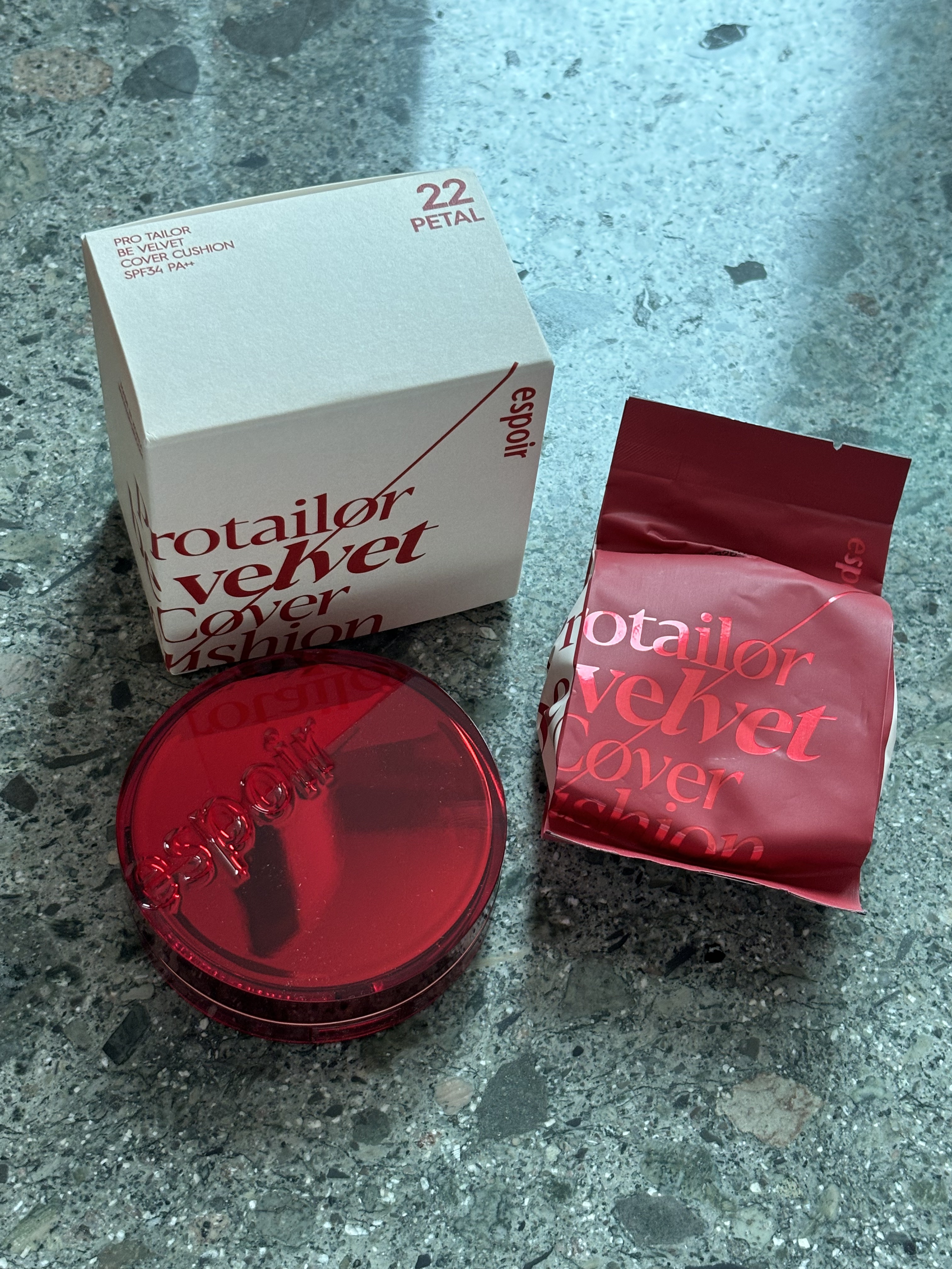 プロテーラービーベルベットカバークッション 22 ペタル/espoir/クッションファンデーションを使ったクチコミ（1枚目）