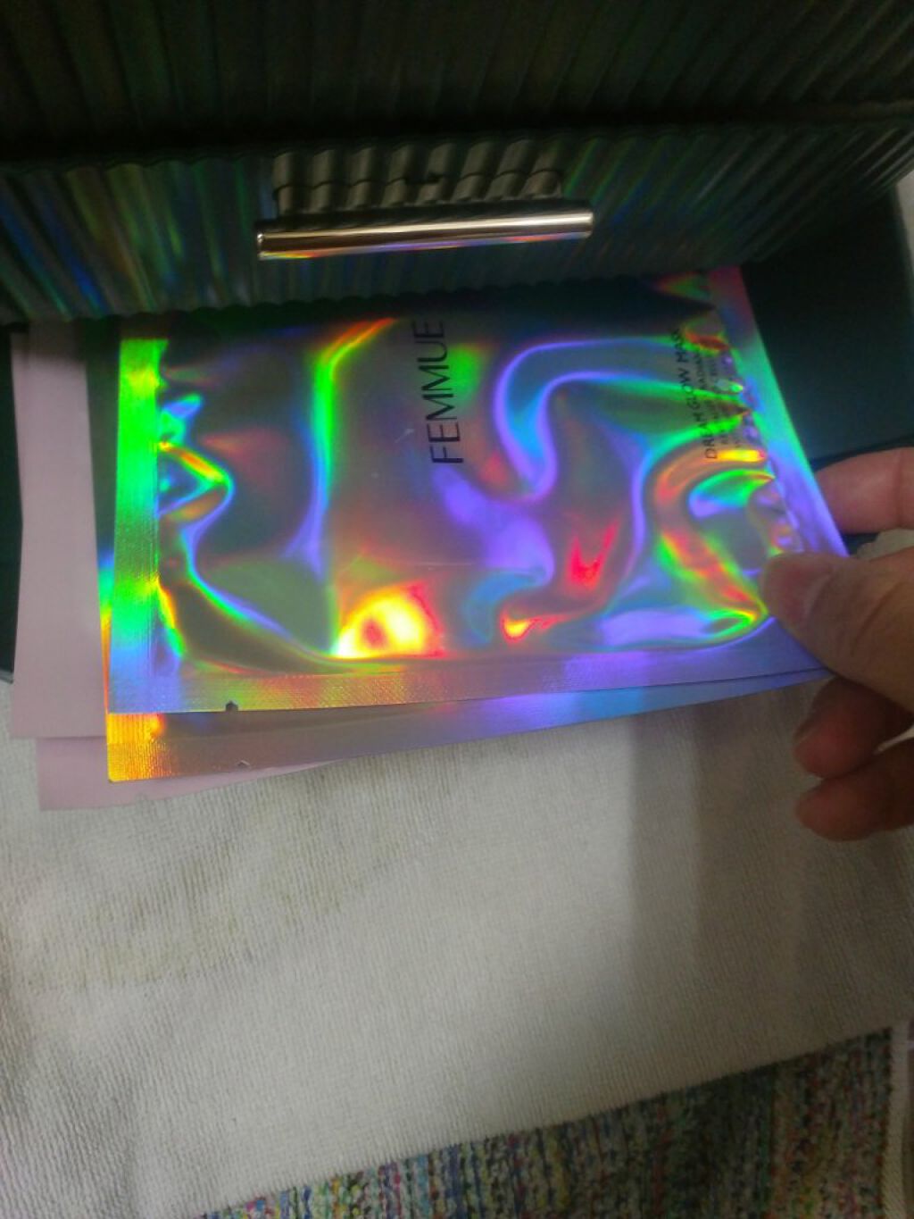 さより…新にゃんこお迎えしました😻 on LIPS 「帰ったら、Amazonから化粧品収納ボックス届いたわ😆✨配達の..」(3枚目)