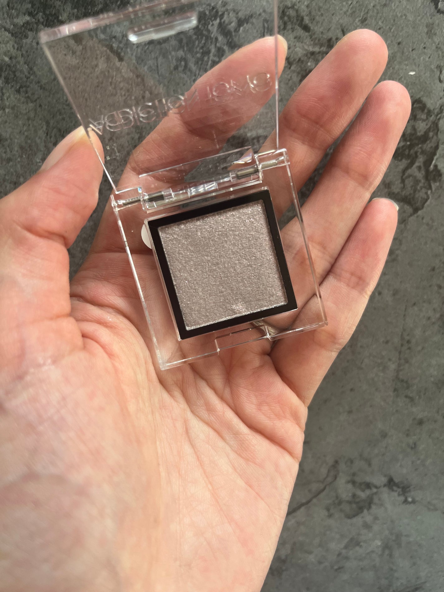 アディクション ザ アイシャドウ プリズム/ADDICTION/単色アイシャドウを使ったクチコミ(3枚目)