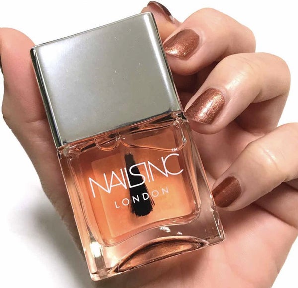 ひと塗りでカッチカチ!セルフネイル派さん必見の長持ちトップコートを集めました♡