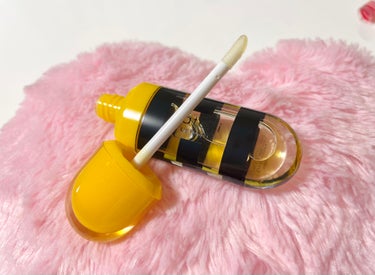 hatchi Lip Plumperのクチコミ「hatchi
Lip Plumper


見た目がめちゃくちゃ可愛いはちさんみたいなリッププラ.....」（3枚目）