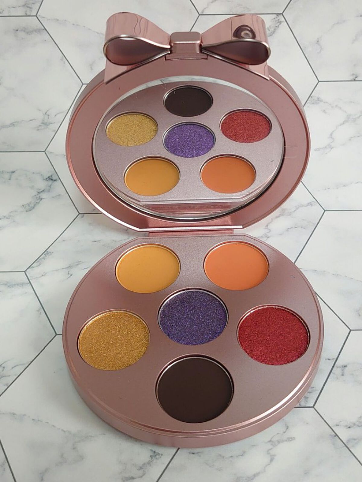 アイラブ サプライズ アイシャドウ パレット × 6 ボールド ボウ/M・A・C/アイシャドウパレットを使ったクチコミ（1枚目）