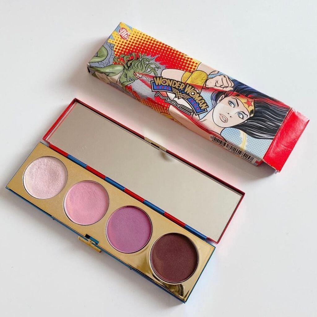 ワンダー ウーマン メイクアップ バッグ/M・A・C/化粧ポーチを使ったクチコミ(2枚目)