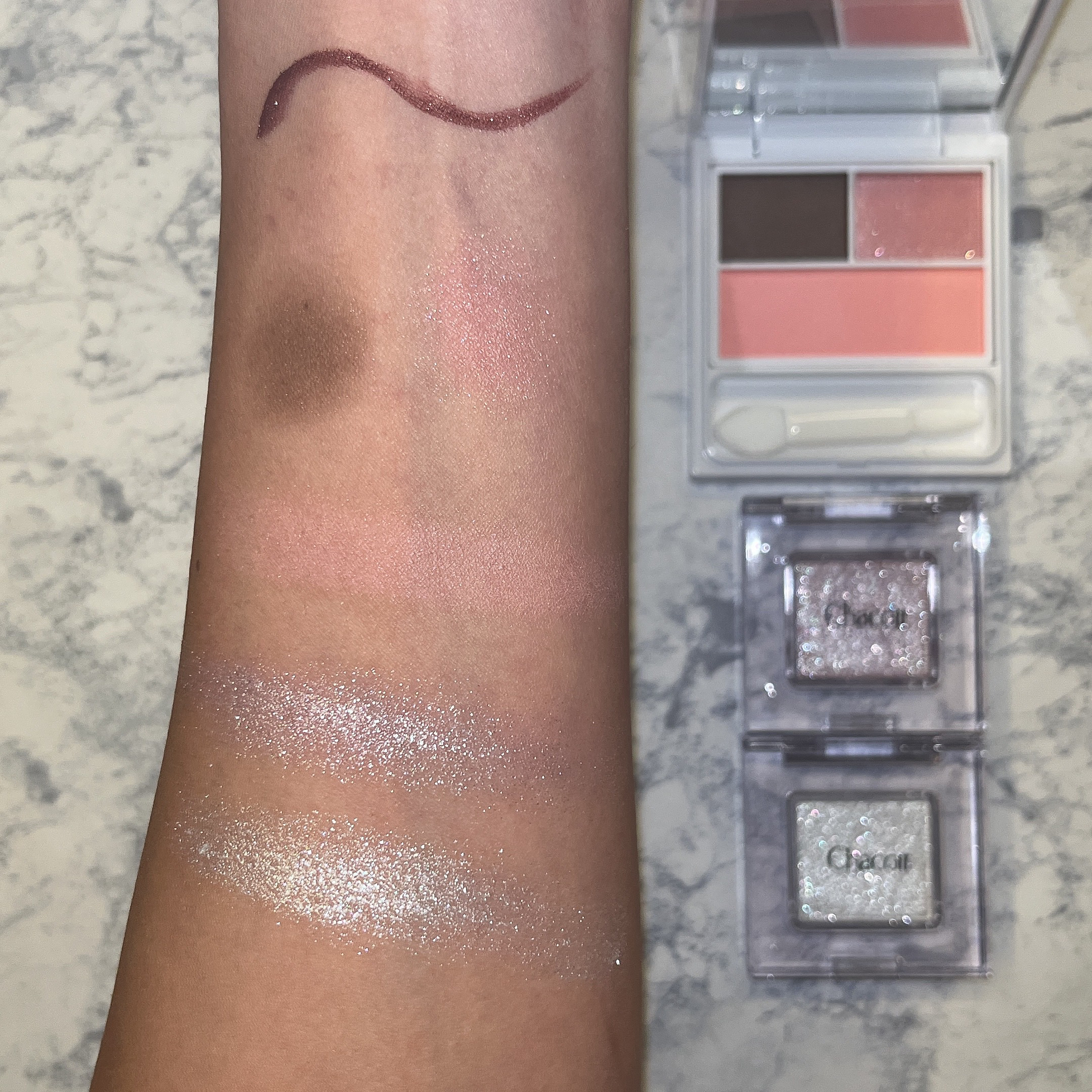 マルチカラーバリエーション スパークル/チャコット・コスメティクス/単色アイシャドウを使ったクチコミ（3枚目）