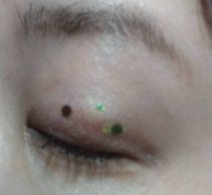 Zi Yi EYESHADOW STICKUP SLICE 6COLOR BEAUTY GLITTER/サンキューマート/ジェル・クリームアイシャドウを使ったクチコミ(2枚目)