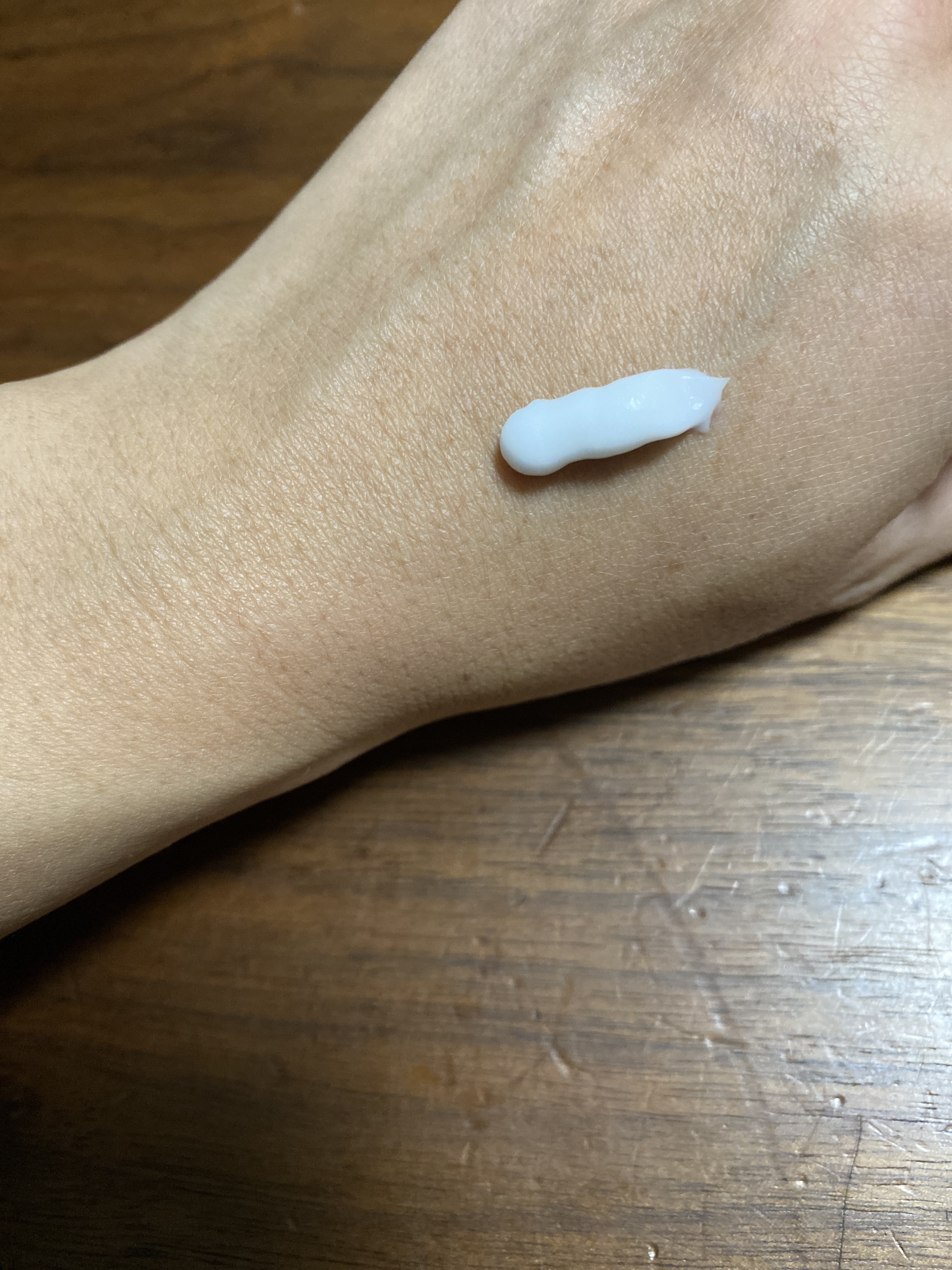 ワイルドピーチ ハンドクリーム/KUOCA/ハンドクリームを使ったクチコミ（2枚目）