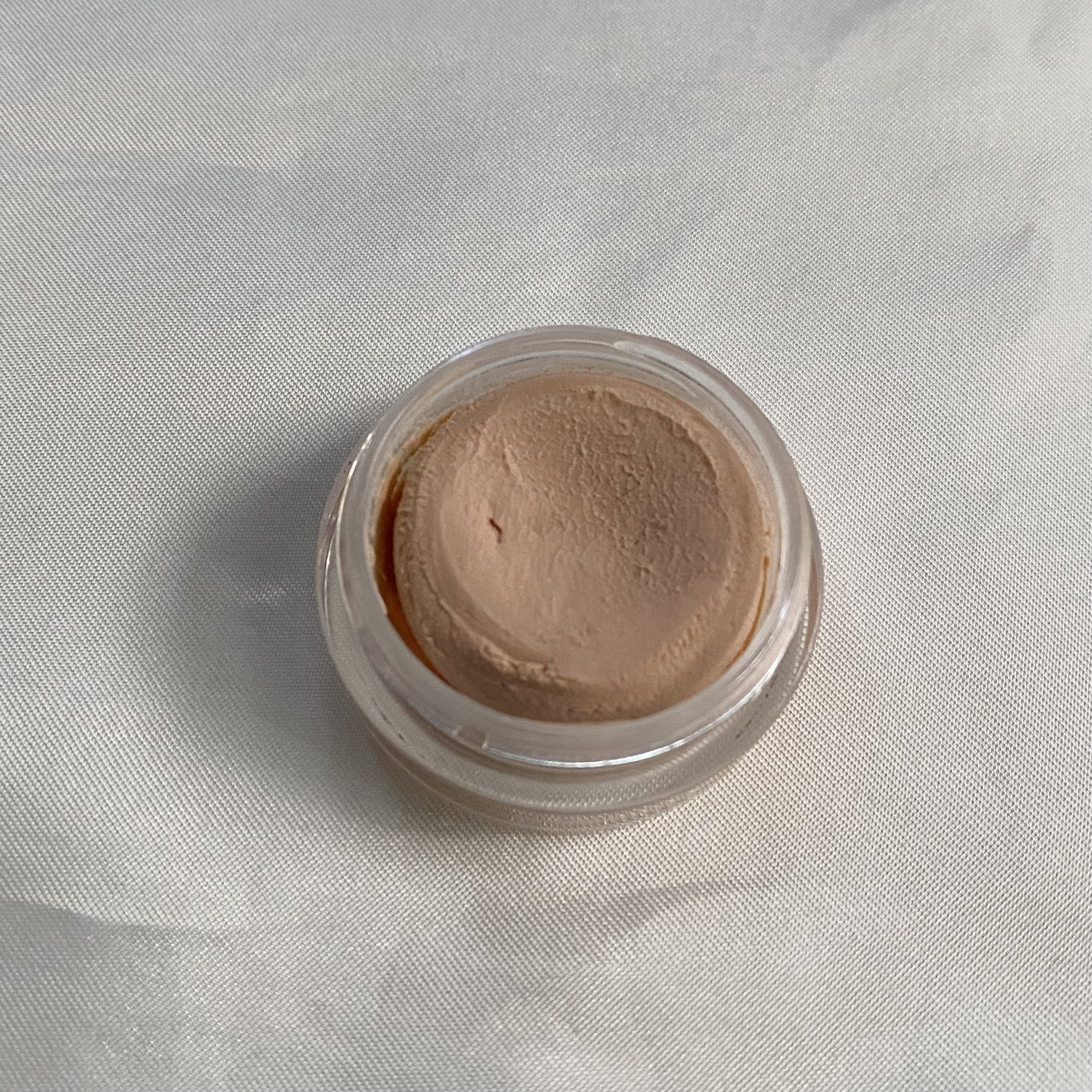 ポアレスエアリーベース/キャンメイク/化粧下地を使ったクチコミ（2枚目）