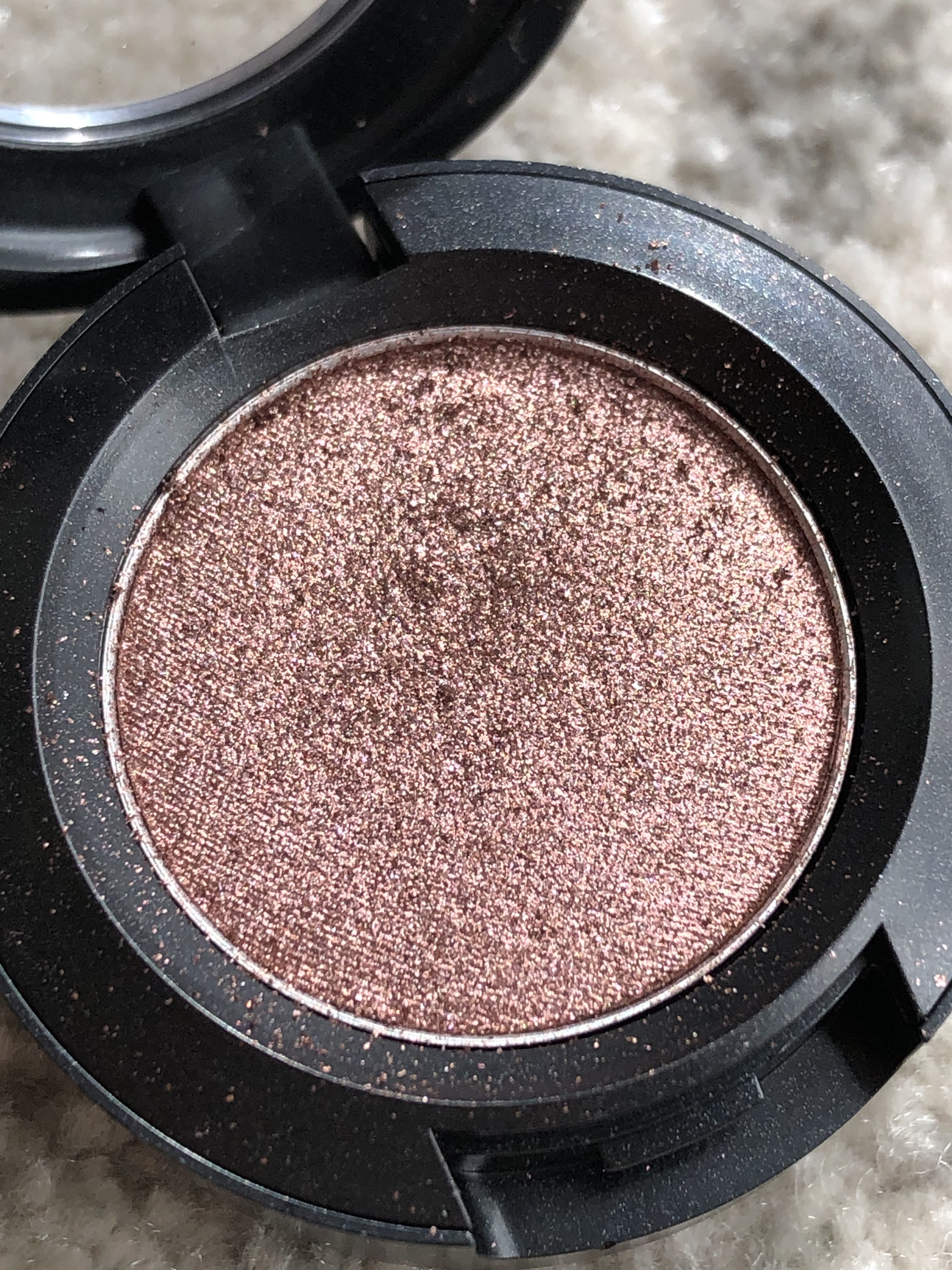 スモール アイシャドウ/M・A・C/単色アイシャドウを使ったクチコミ（2枚目）